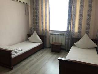 Отель Арай Qyzylorda Двухместный номер с 2 отдельными кроватями и ванной-4